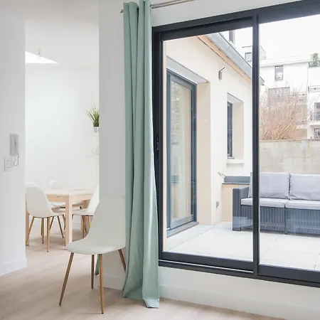 Le Scandinave, F3 Avec Terrasse, Saint Charles * Paris